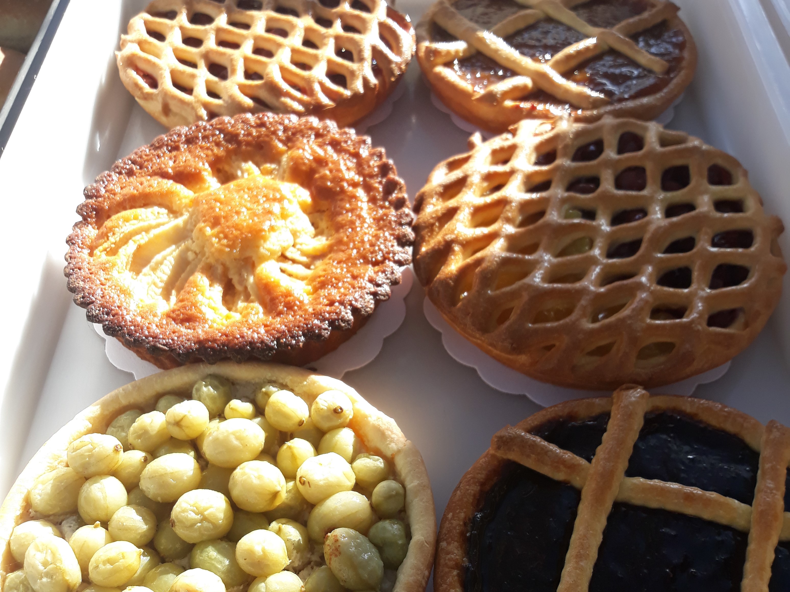 Feestdagenassortiment van Bakkerij Hans, lactosevrij gebak